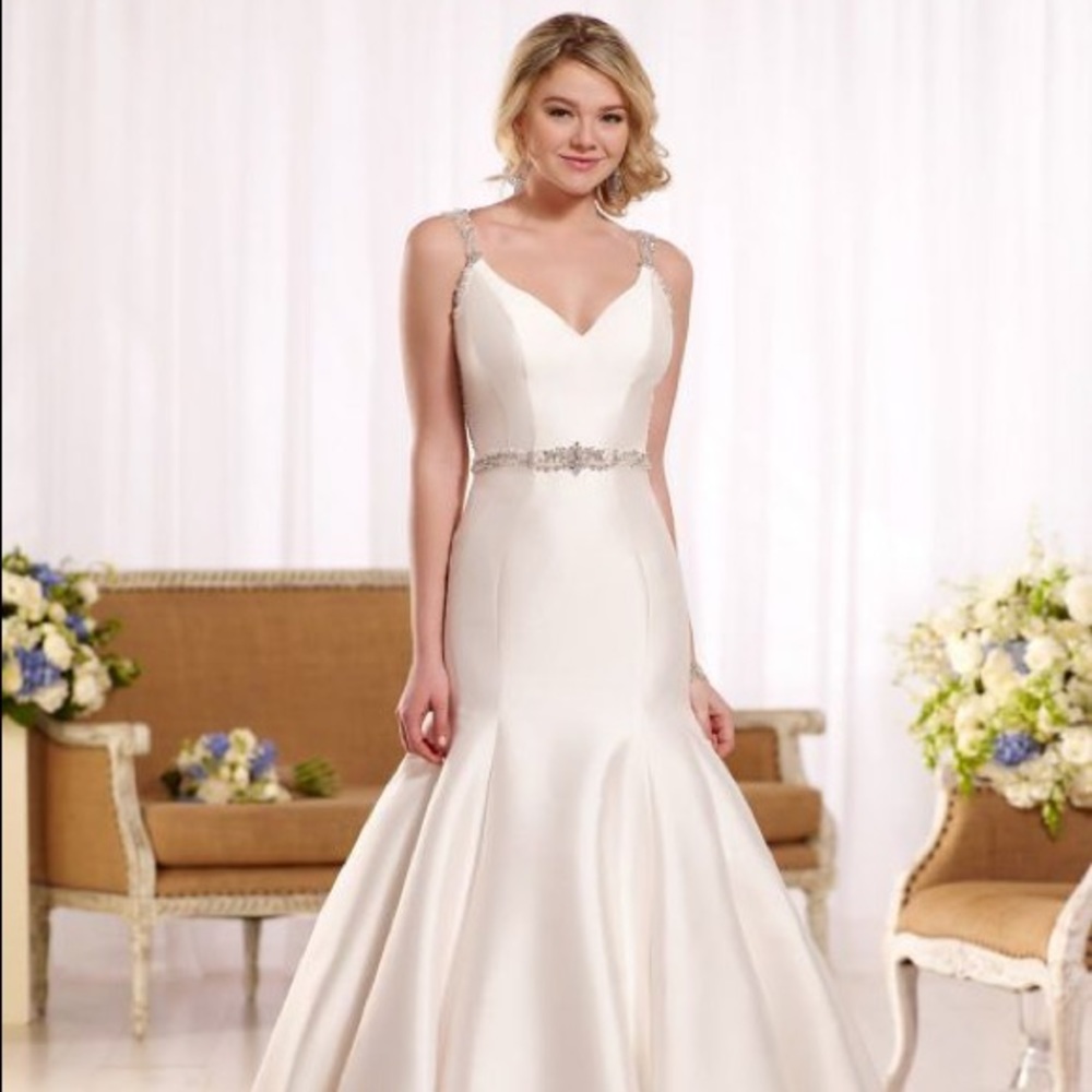 New & unaltered wedding gown-size 12
